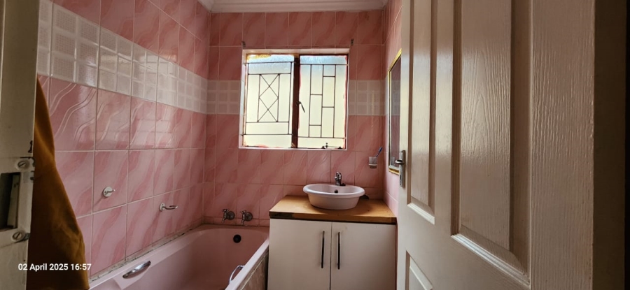 3 Bedroom Property for Sale in Tlhabane West North West